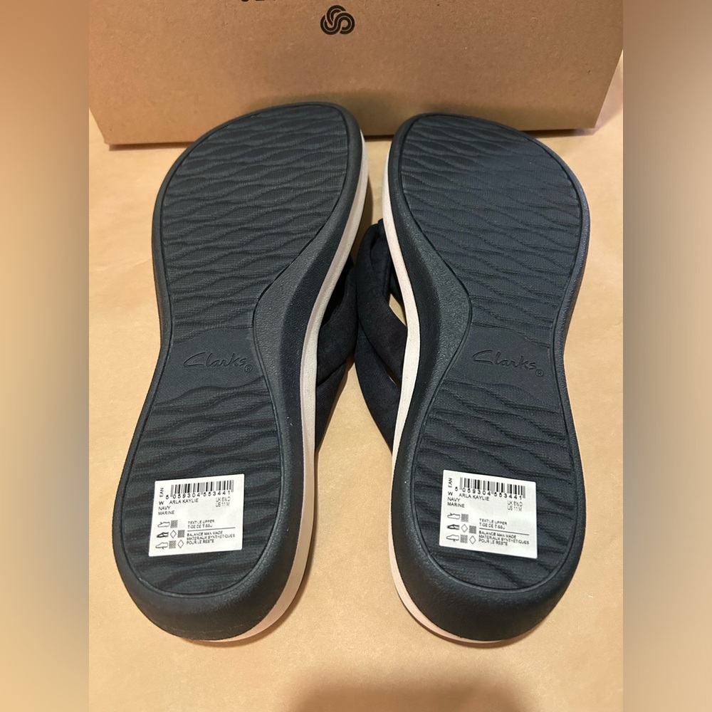 Women's Cloudsteppers Arla Kaylie Slip-On Thong Sandals - Brand New - Picture 5 of 5